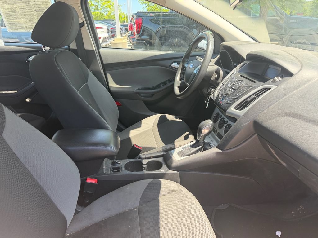 Used 2014 Ford Focus SE FWD image 36