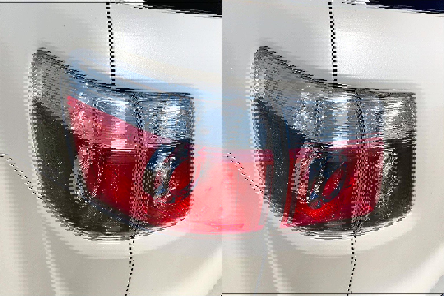 Used 2011 GMC Acadia SLT image 30