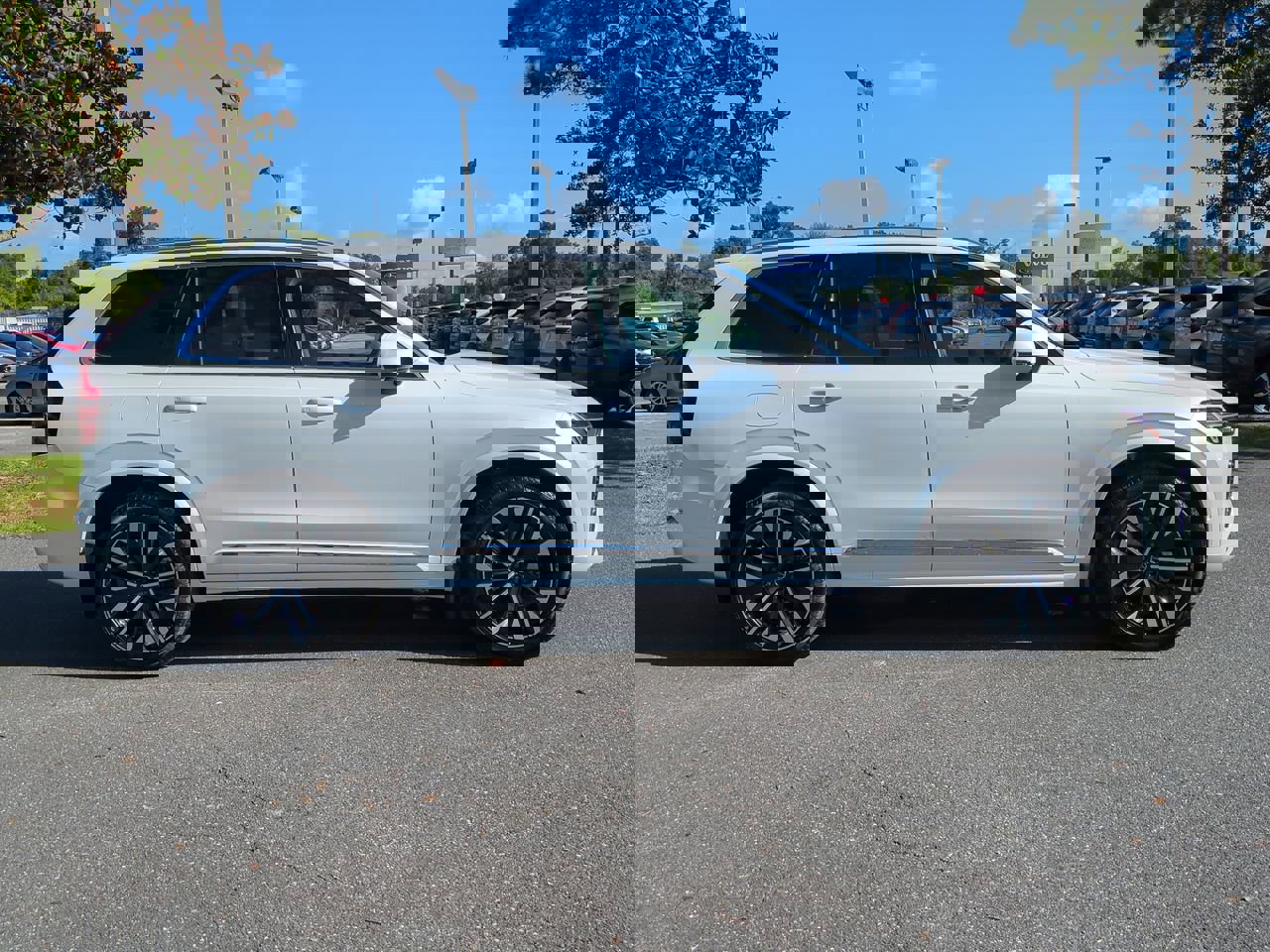 New 2026 Volvo XC90 B6 Plus w/ Protection Package Premier image 3