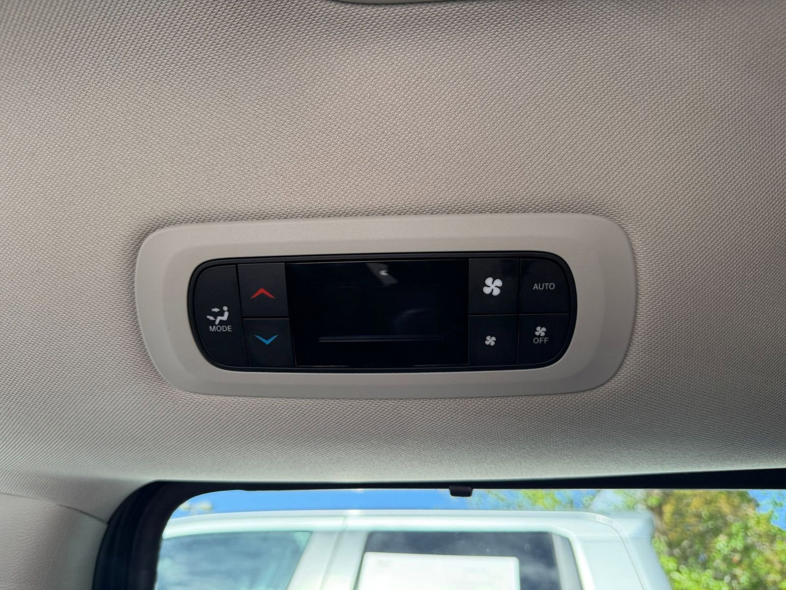 Used 2024 Chrysler Pacifica Touring-L image 20