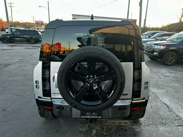 Used 2020 Land Rover Defender 110 X image 4