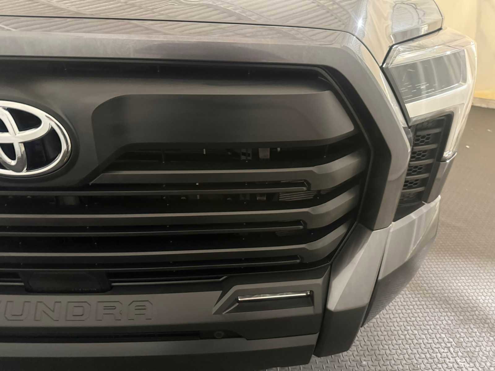 Used 2024 Toyota Tundra SR5 w/ SR5 Convenience Package AWD/4WD image 5