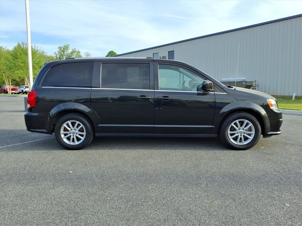 Used 2018 Dodge Grand Caravan SXT FWD image 3