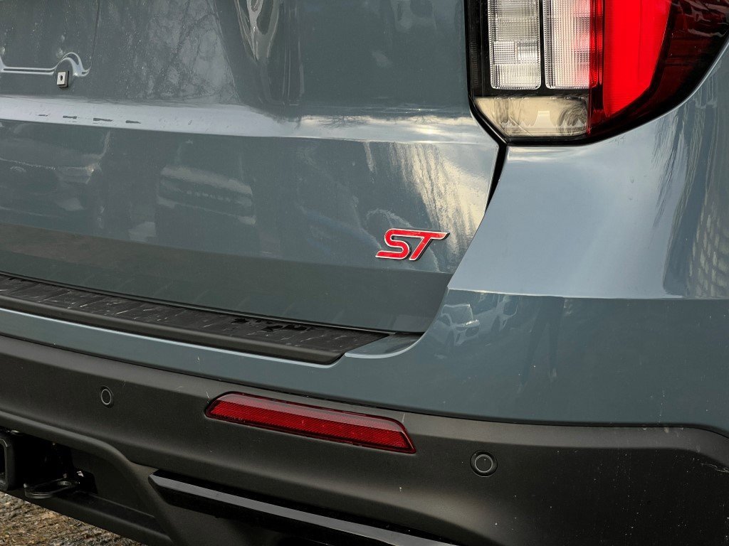 New 2026 Ford Explorer ST w/ Sun And Sound Package image 5