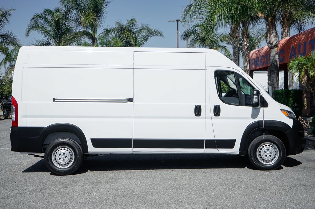 Used 2025 RAM ProMaster 2500 w/ Convenience Group FWD image 11