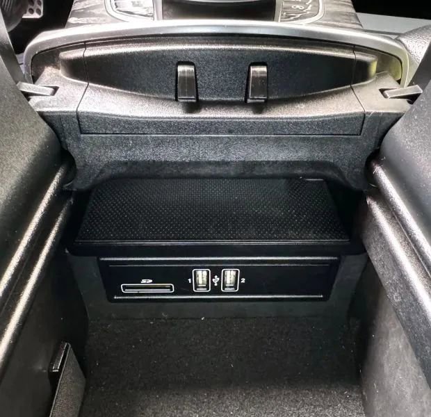 Used 2015 Mercedes-Benz C 300 4MATIC Sedan image 38