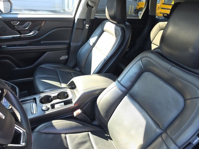 Used 2022 Lincoln Corsair Reserve w/ Elements Package image 16