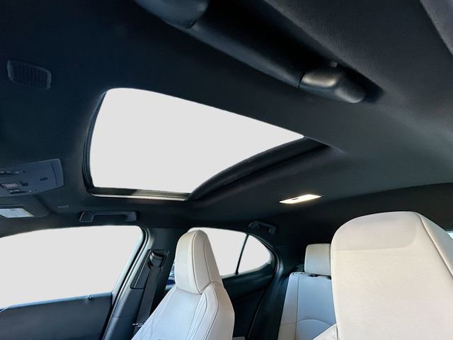 Used 2025 Lexus UX 300h FWD image 21