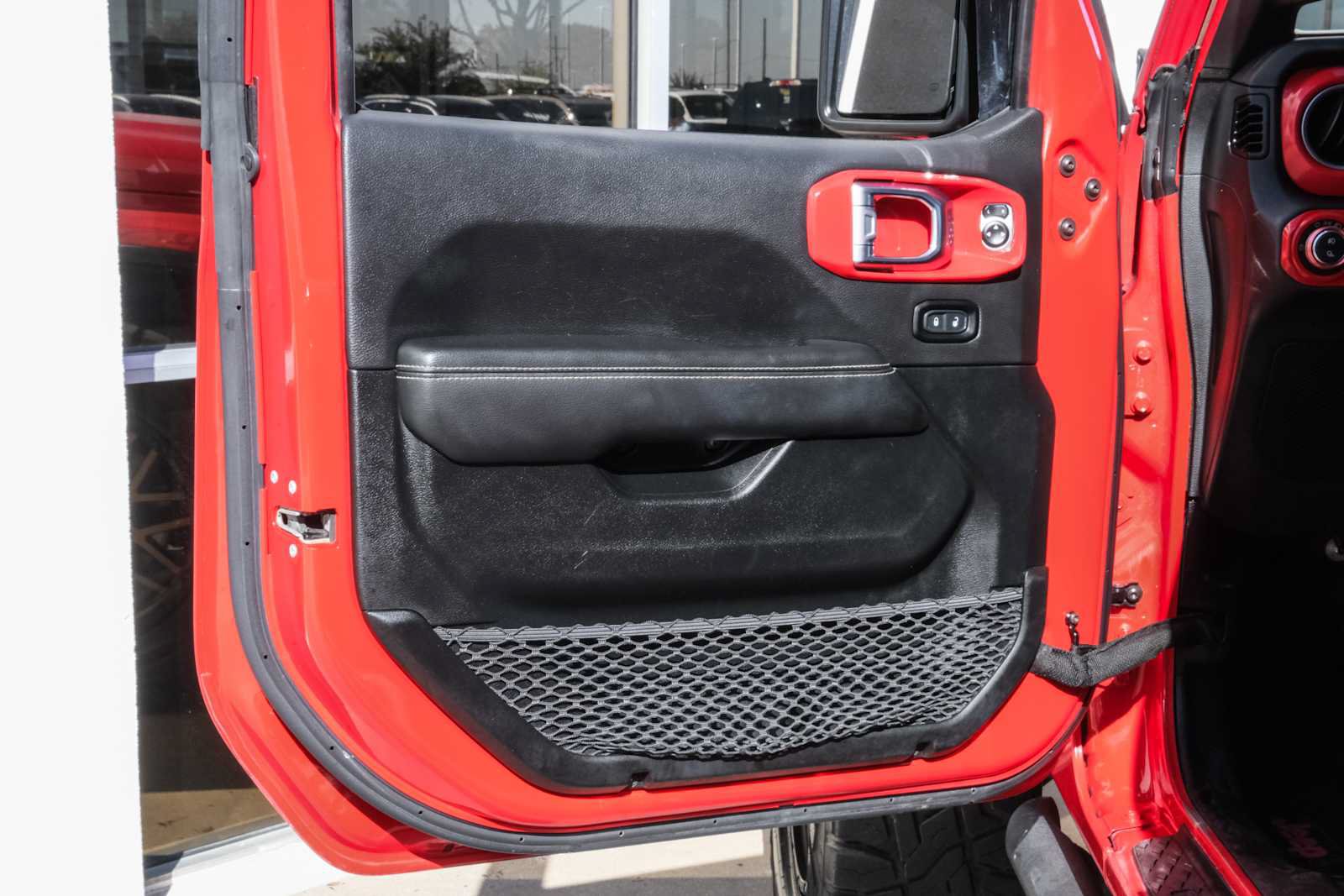 Used 2020 Jeep Gladiator Overland w/ LED Lighting Group AWD/4WD image 35