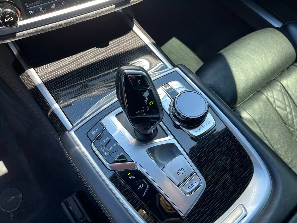 Used 2018 BMW 750i xDrive AWD/4WD image 39