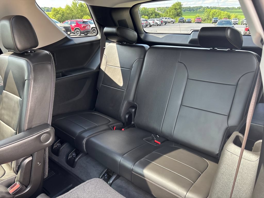Certified 2021 Chevrolet Traverse RS w/ LPO, Floor Liner Package AWD/4WD image 32