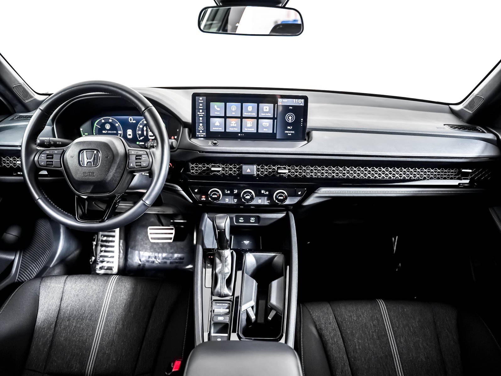 Used 2025 Honda Accord Sport image 9