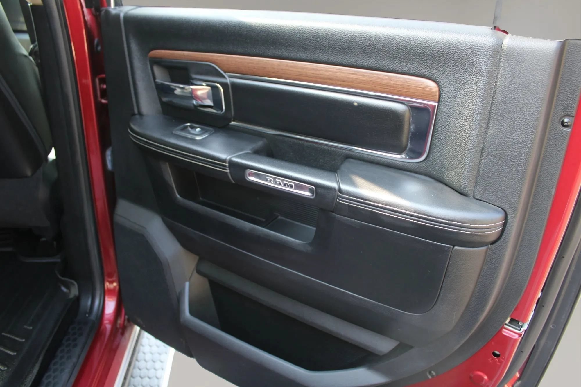 Used 2013 RAM 3500 Laramie RWD image 24