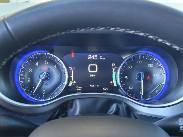 Used 2023 Chrysler Pacifica Touring-L image 26