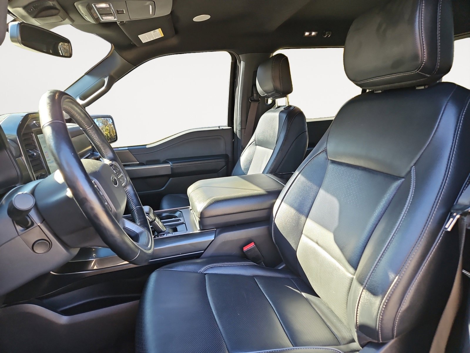 Used 2022 Ford F150 Lariat w/ Equipment Group 502A High image 9