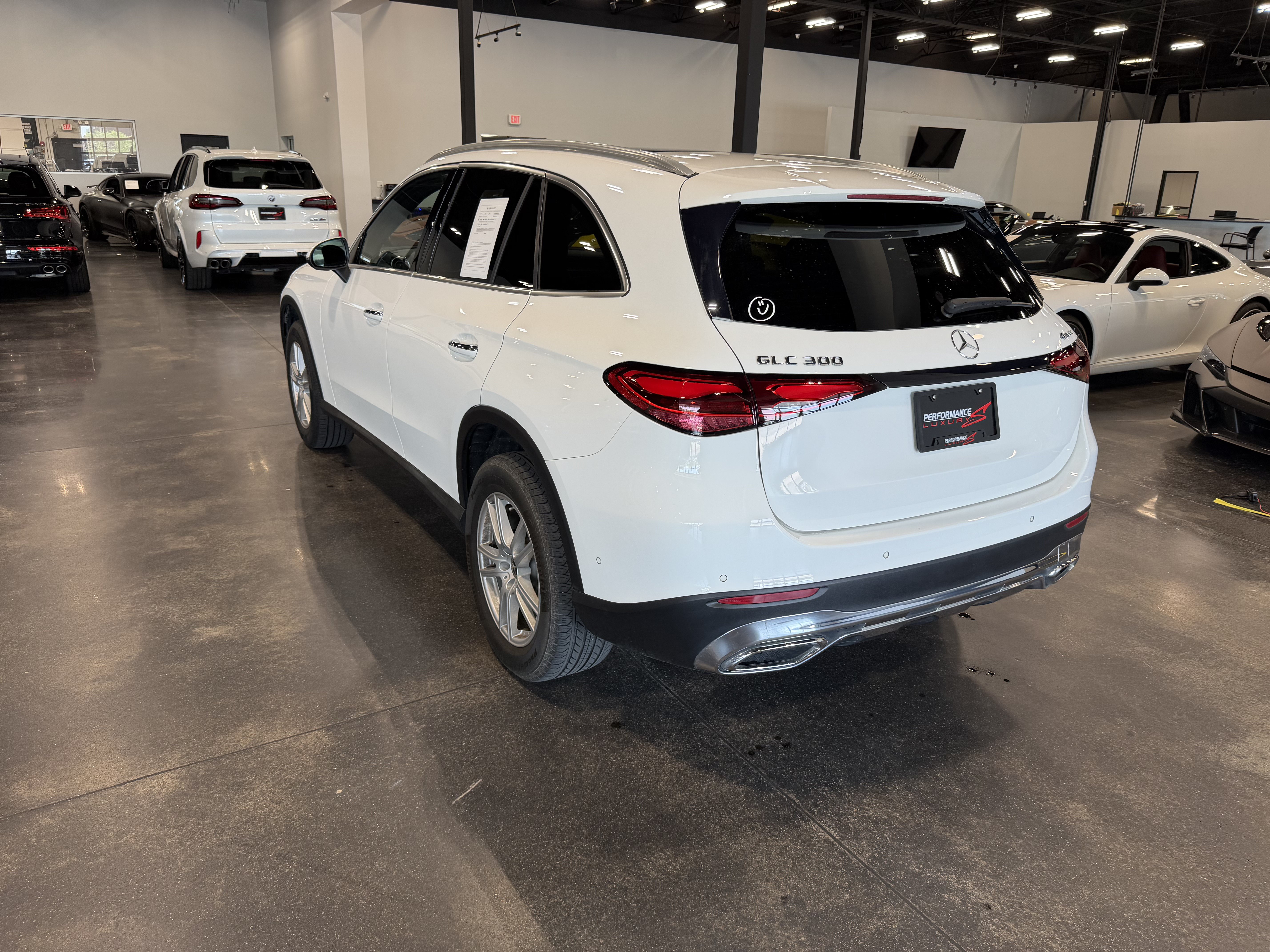 Used 2023 Mercedes-Benz GLC 300 4MATIC image 3