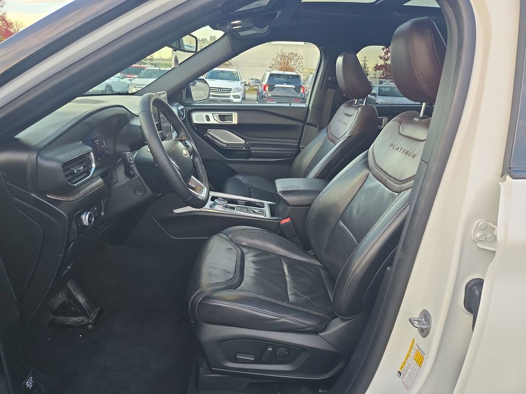 Used 2022 Ford Explorer Platinum w/ Equipment Group 601A image 11