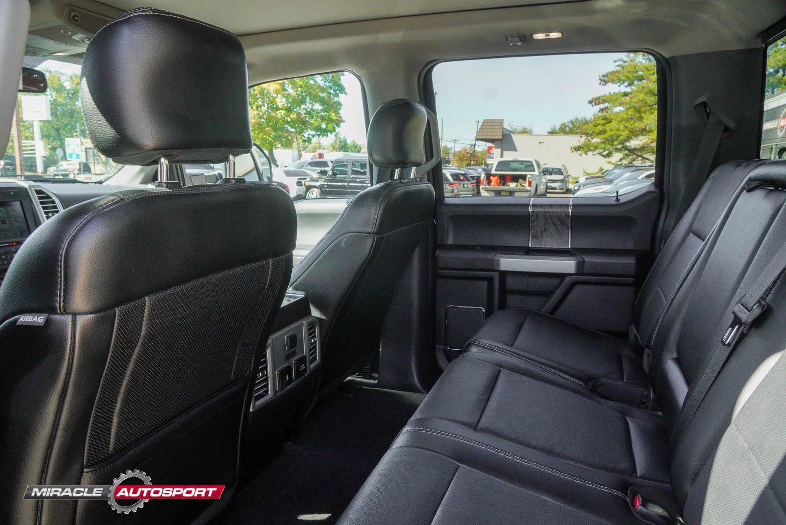 Used 2017 Ford F350 Lariat w/ Lariat Ultimate Package image 27