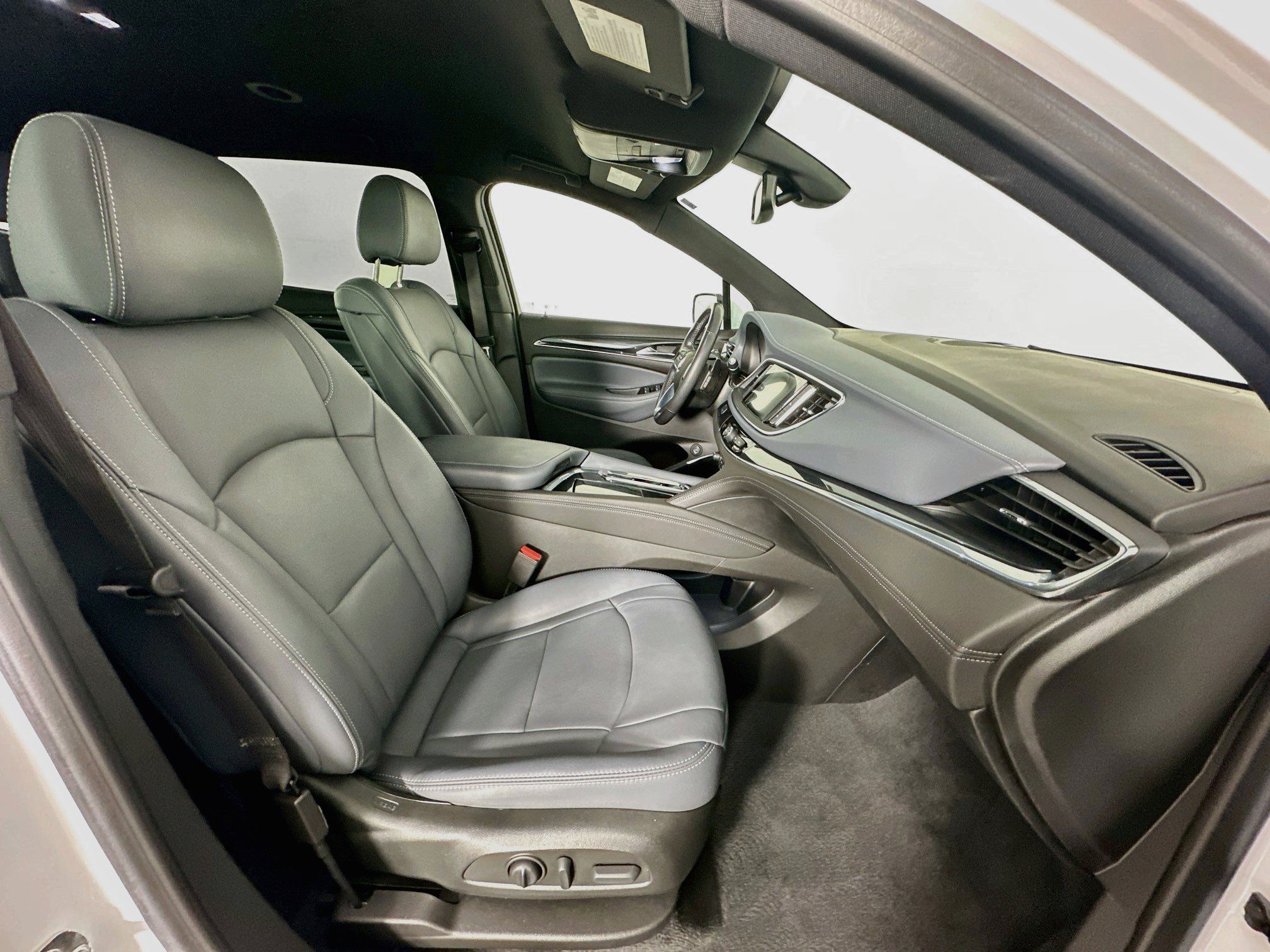 Used 2023 Buick Enclave Essence FWD image 32