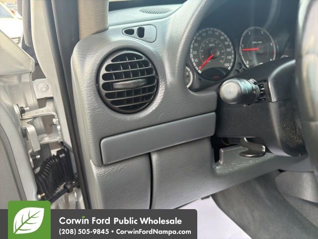 Used 2005 Jeep Liberty Sport AWD/4WD image 14