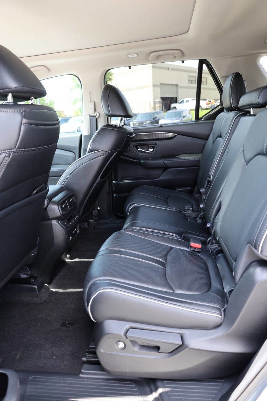 Used 2025 Honda Pilot Elite image 18