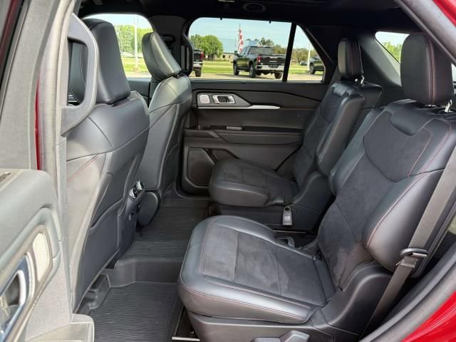 Used 2025 Ford Explorer ST AWD/4WD image 14