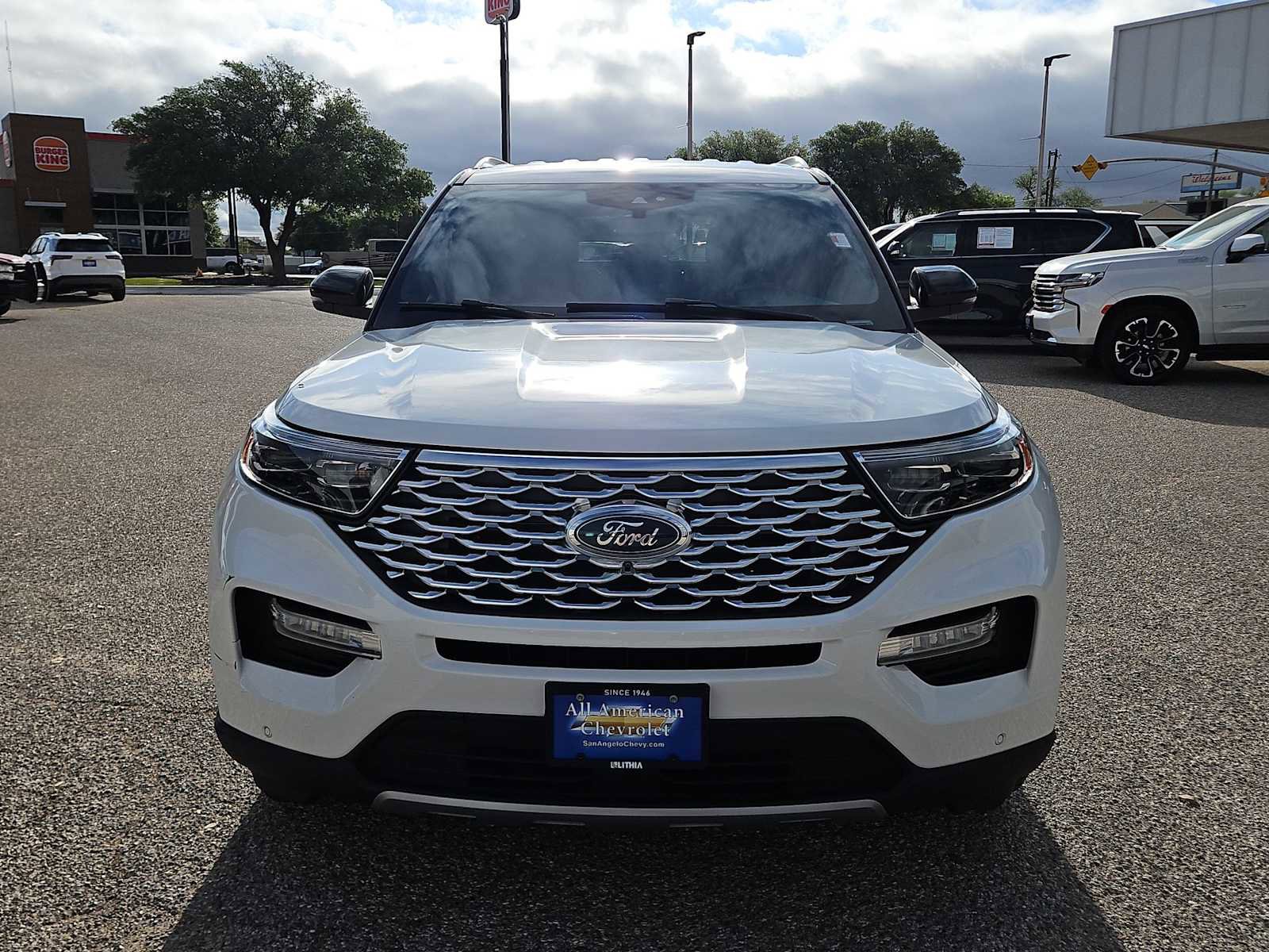 Used 2022 Ford Explorer Platinum w/ Equipment Group 601A AWD/4WD image 3