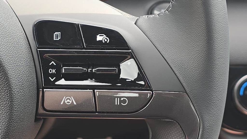 New 2026 Hyundai Elantra Sport FWD image 23