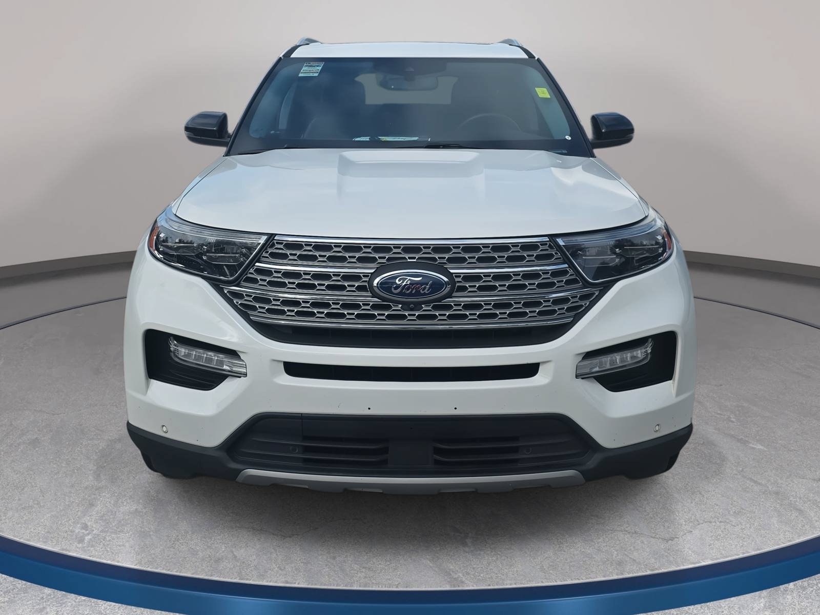 Used 2022 Ford Explorer Limited w/ Equipment Group 301A AWD/4WD image 2