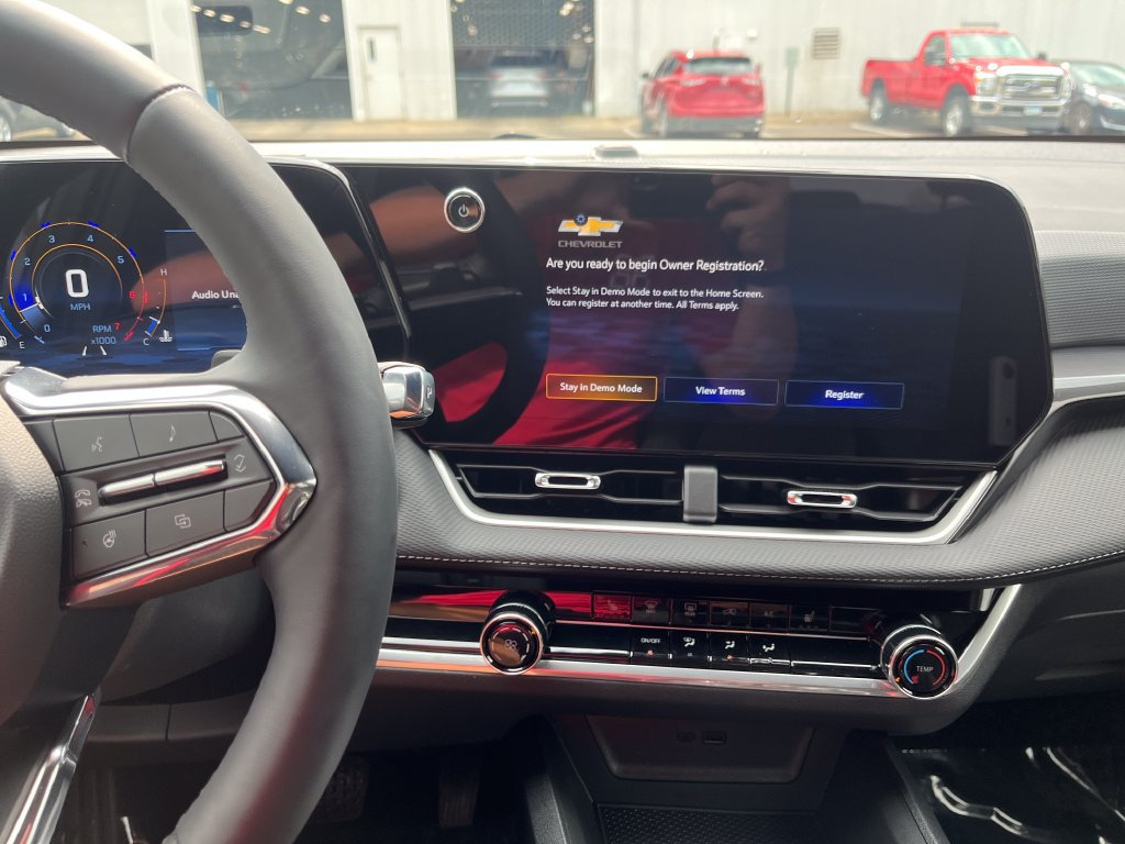New 2027 Chevrolet Equinox LT w/ Safety and Technology Package AWD/4WD image 17