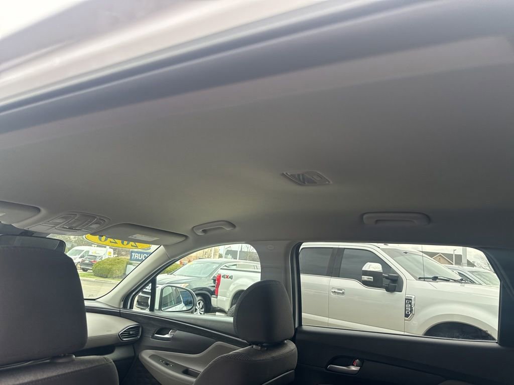 Used 2020 Hyundai Santa Fe SE image 52