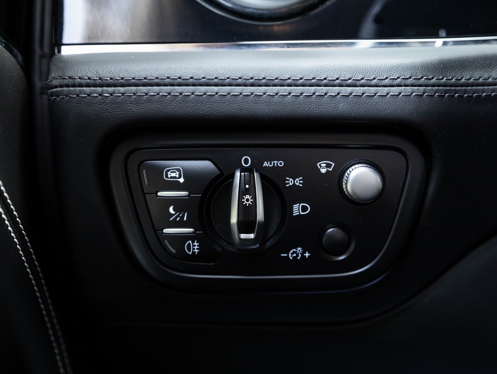 Used 2021 Bentley Bentayga image 17