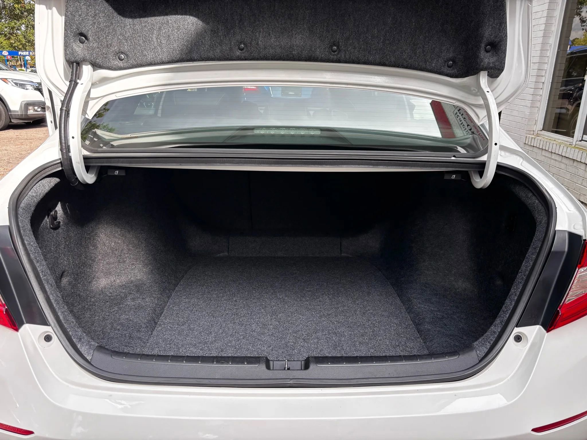 Used 2022 Honda Accord Sport image 14