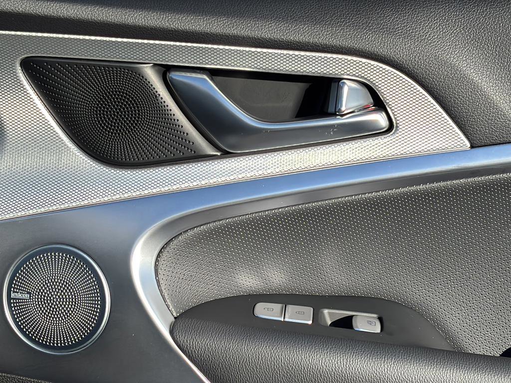 Certified 2026 Genesis G70 2.5T Prestige image 38