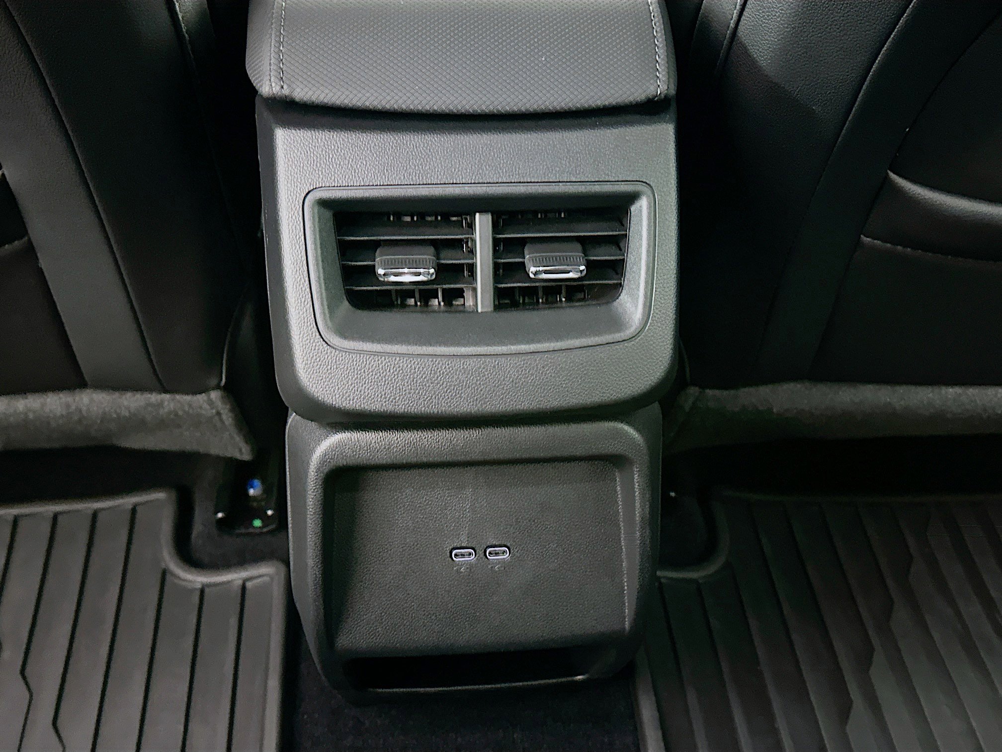 Used 2024 Chevrolet Equinox EV LT image 28