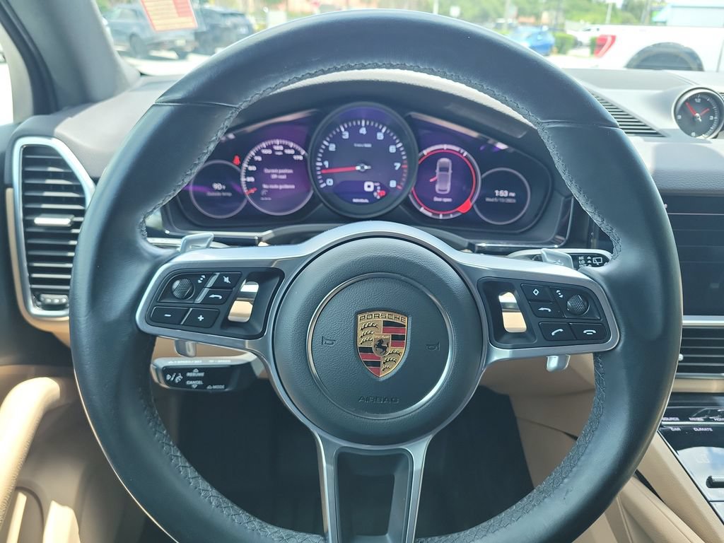 Used 2022 Porsche Cayenne AWD/4WD image 28