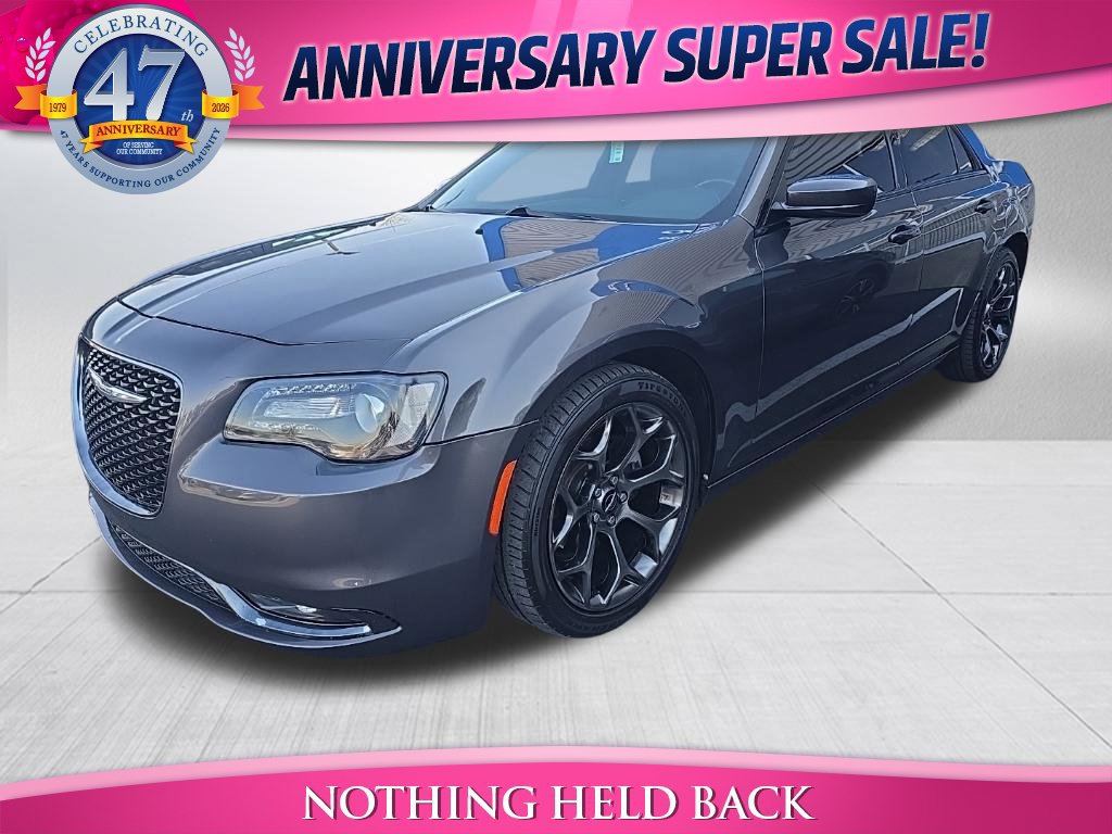 Used 2018 Chrysler 300 S RWD image 1