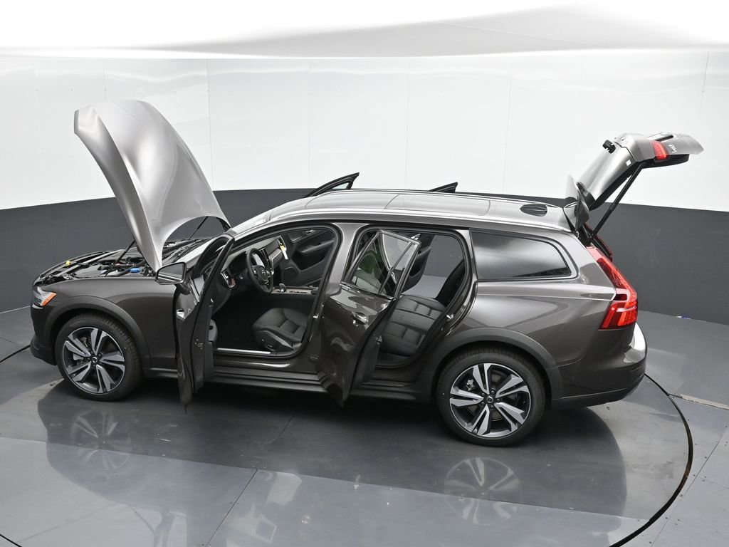 New 2025 Volvo V60 B5 Cross Country Plus w/ Protection Package Premier image 51