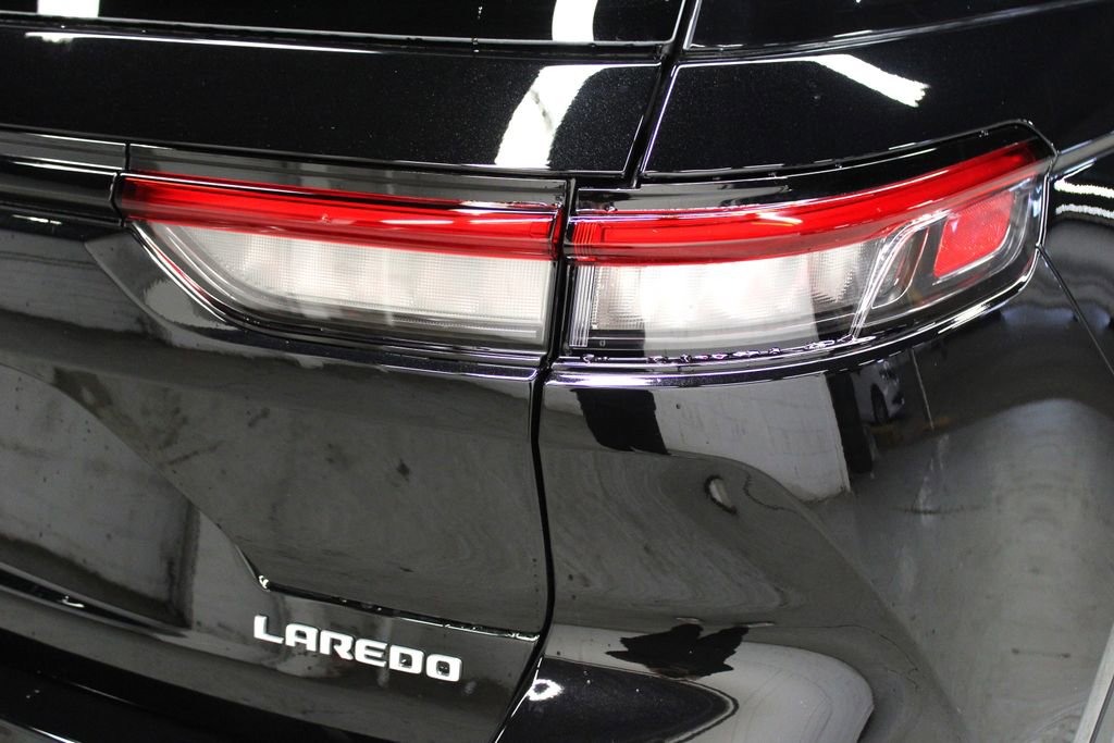 New 2025 Jeep Grand Cherokee Laredo w/ Luxury Tech Group I image 35