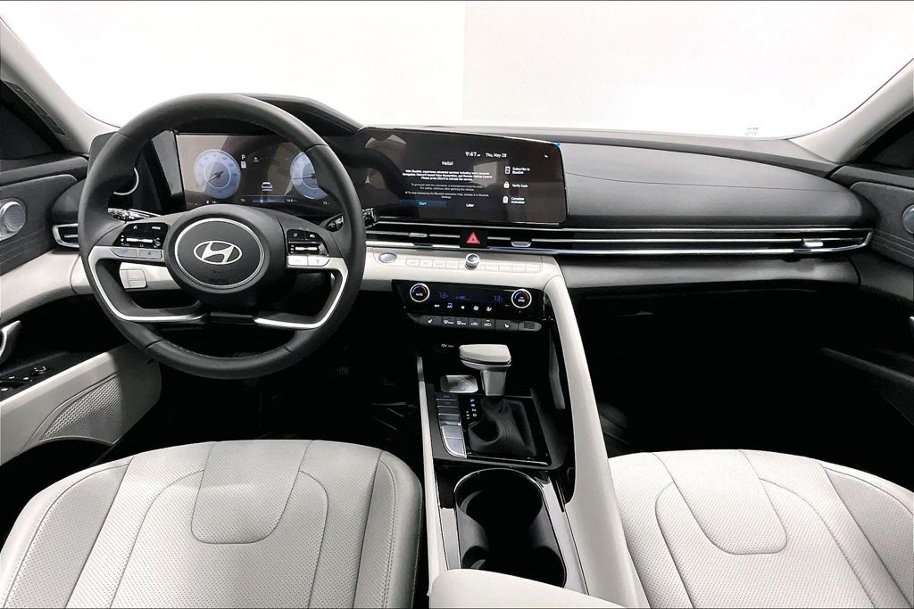 New 2026 Hyundai Elantra Limited FWD image 5
