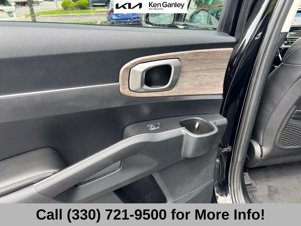 Certified 2022 Kia Sorento EX w/ Panoramic Sunroof Package FWD image 49