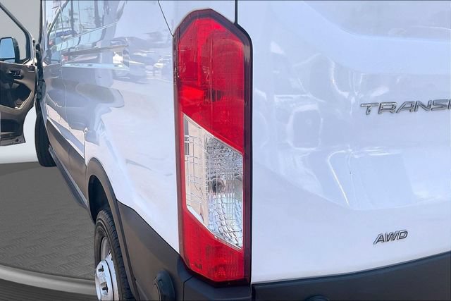 Used 2020 Ford Transit 250 Medium Roof AWD image 28