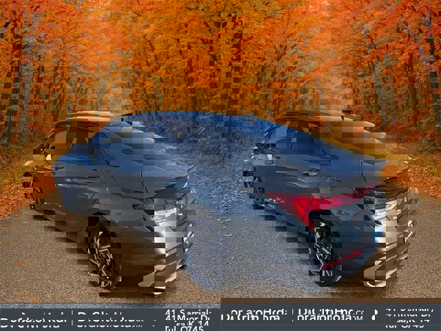 Used 2025 Hyundai Elantra SEL image 7