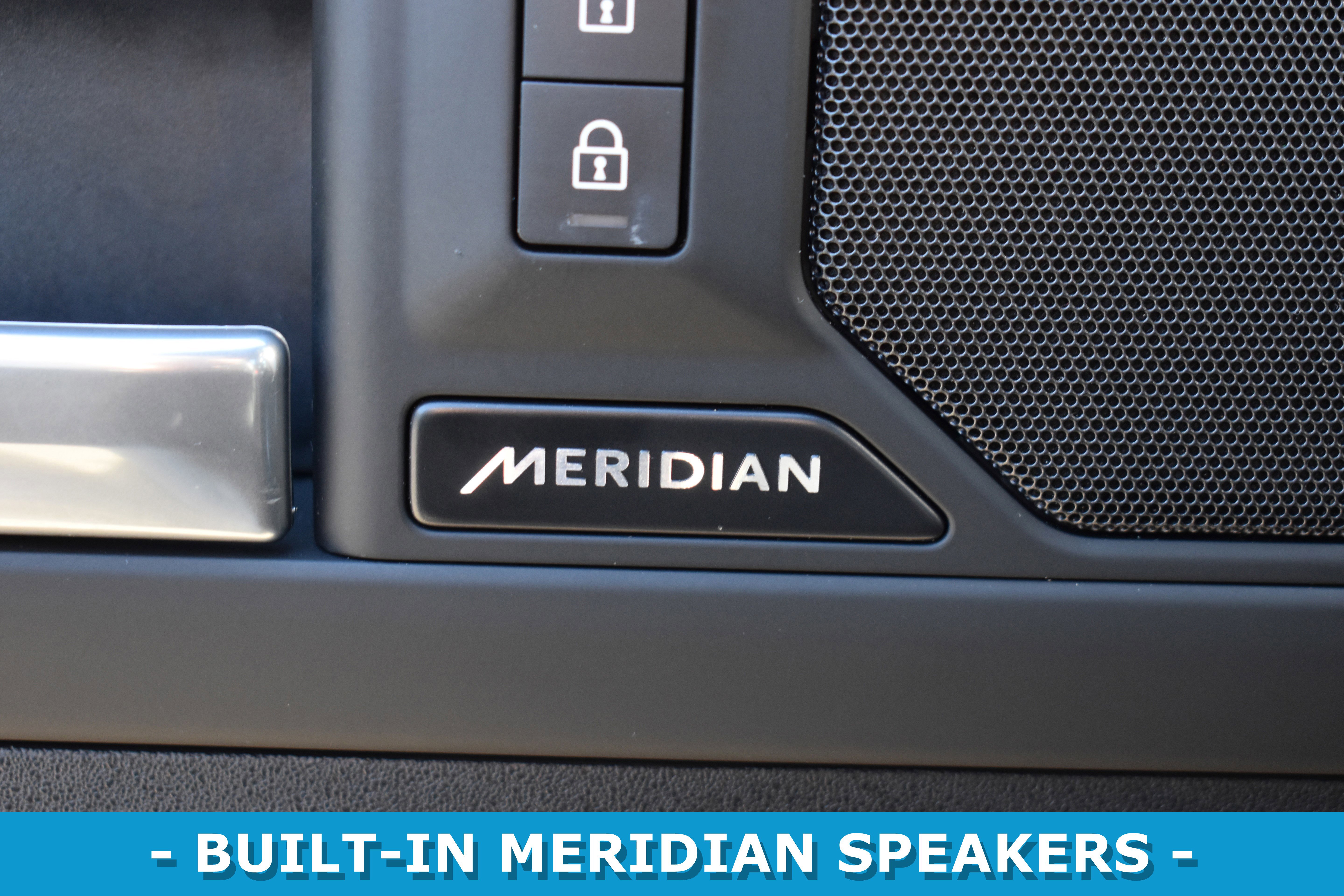 Used 2025 Land Rover Defender 110 S image 19