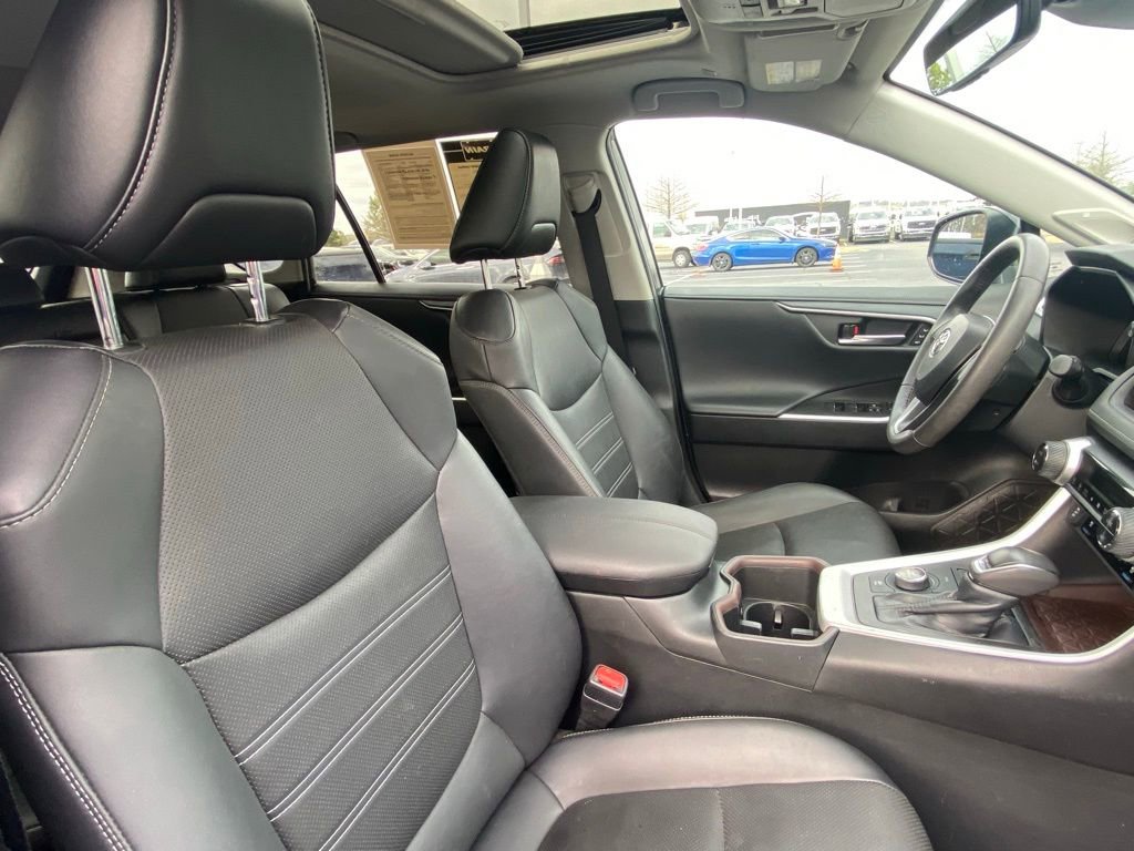 Used 2023 Toyota RAV4 Limited image 28