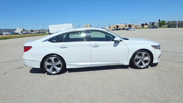 Used 2018 Honda Accord Touring image 8