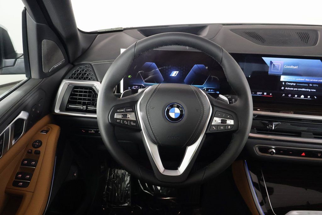 New 2026 BMW X5 xDrive50e w/ Executive Package image 3