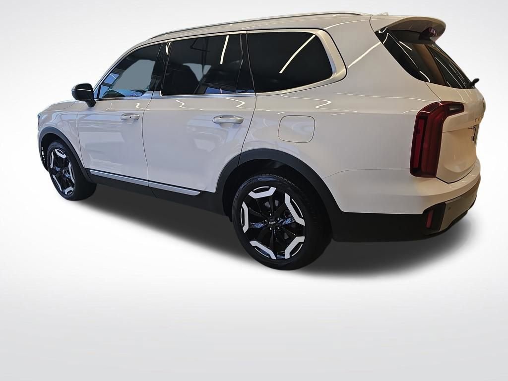 Used 2024 Kia Telluride S w/ S Sunroof Package image 4