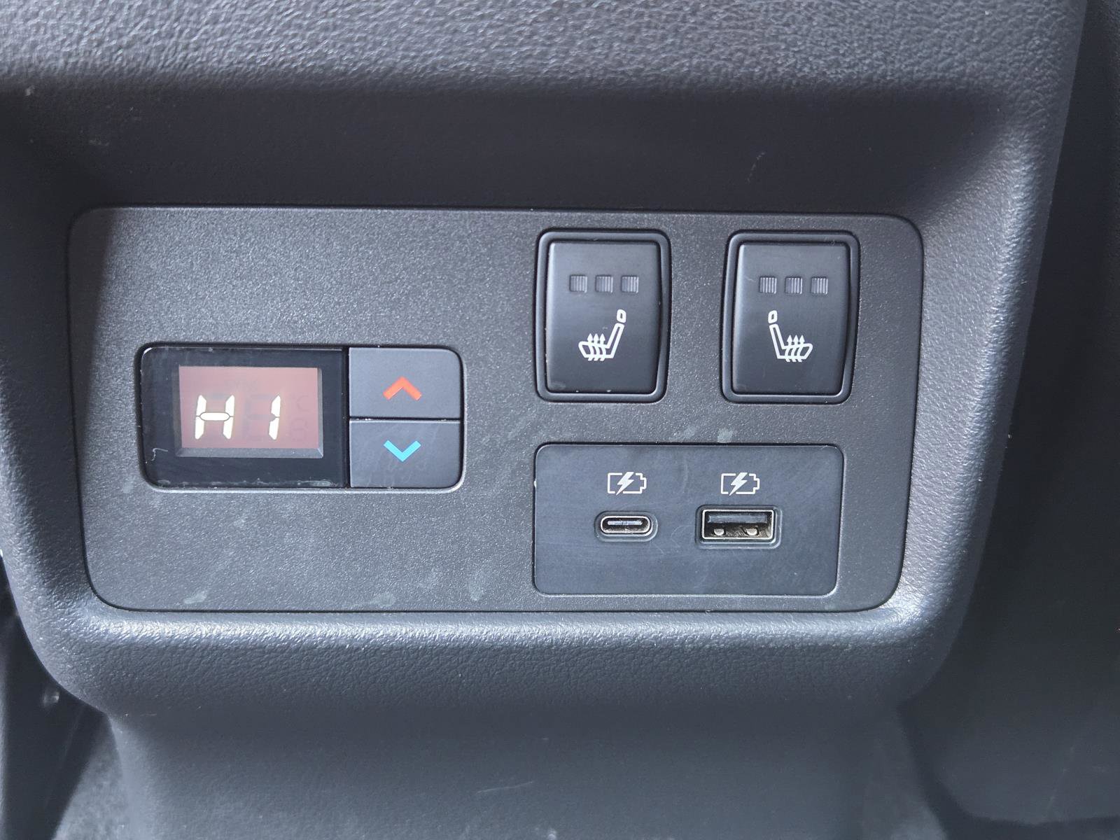 Used 2022 Nissan Rogue Platinum w/ Head-Up Display Package FWD image 26