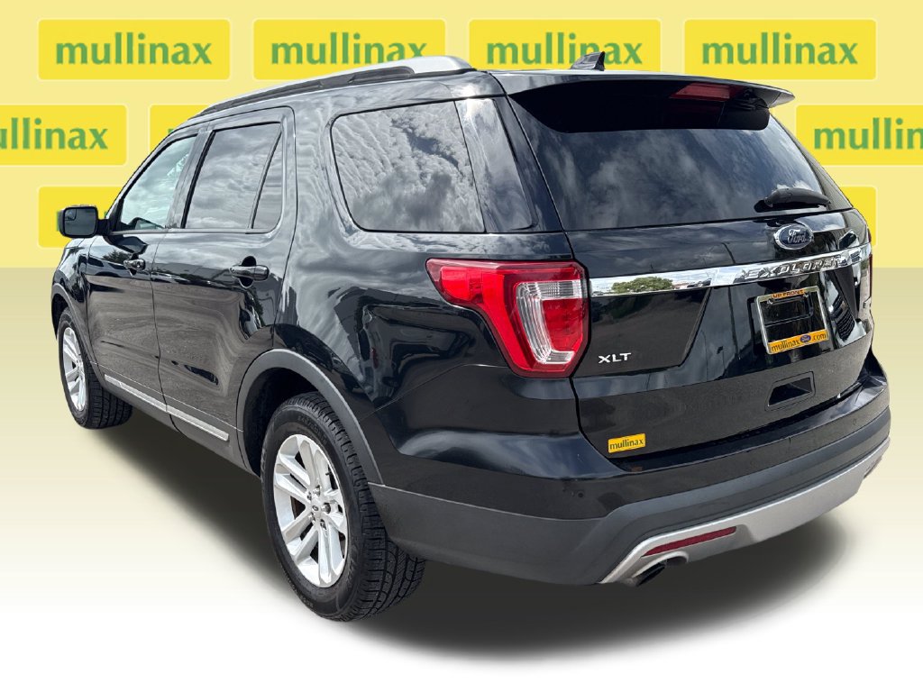 Used 2017 Ford Explorer XLT w/ Equipment Group 202A FWD image 8